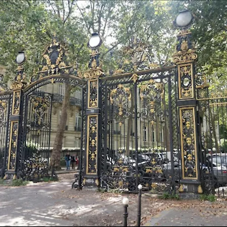 2 Bedrooms Tour Eiffel Trocadero 16 דירה *